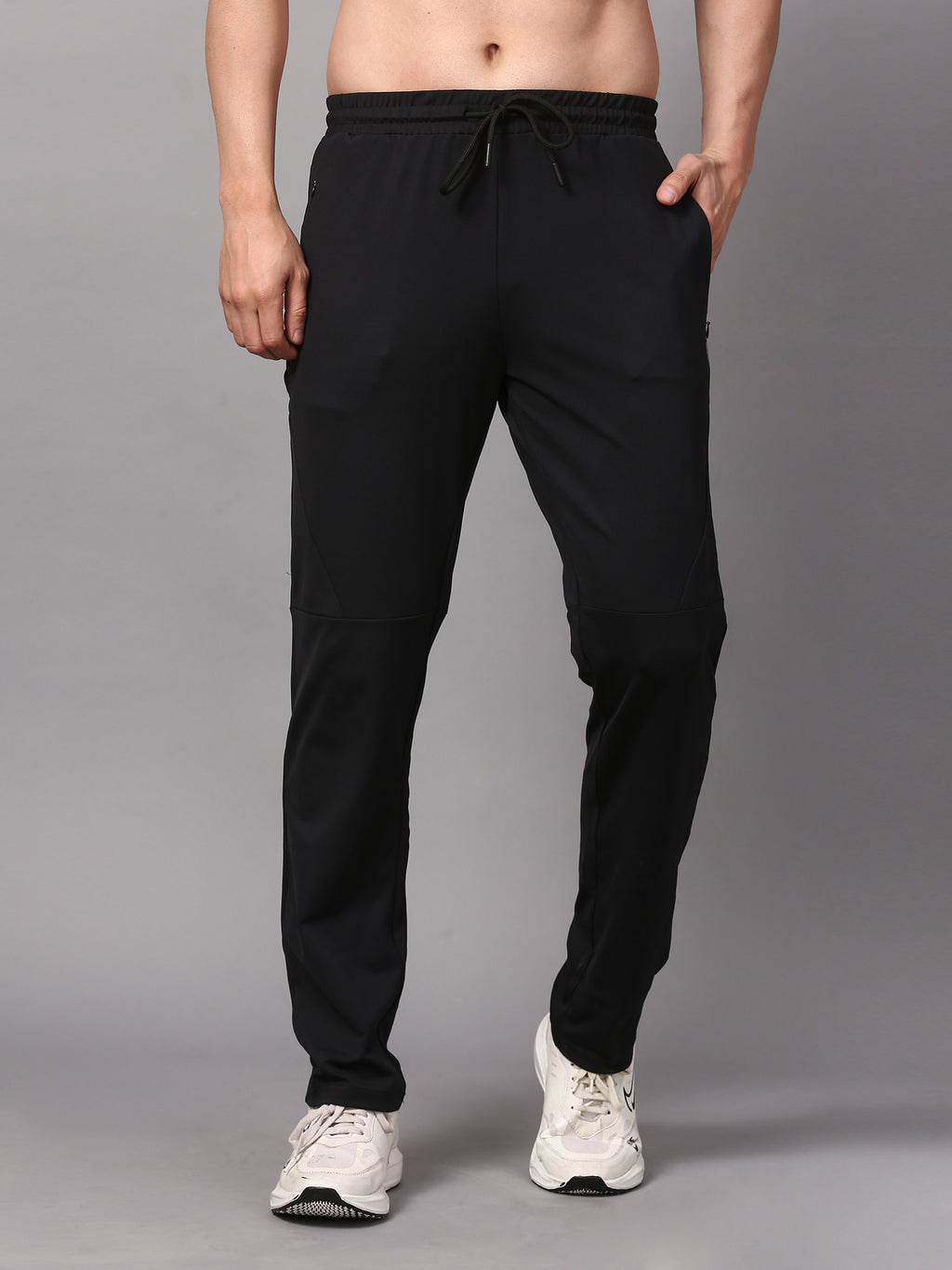 Trackpants with a drawstring and pockets