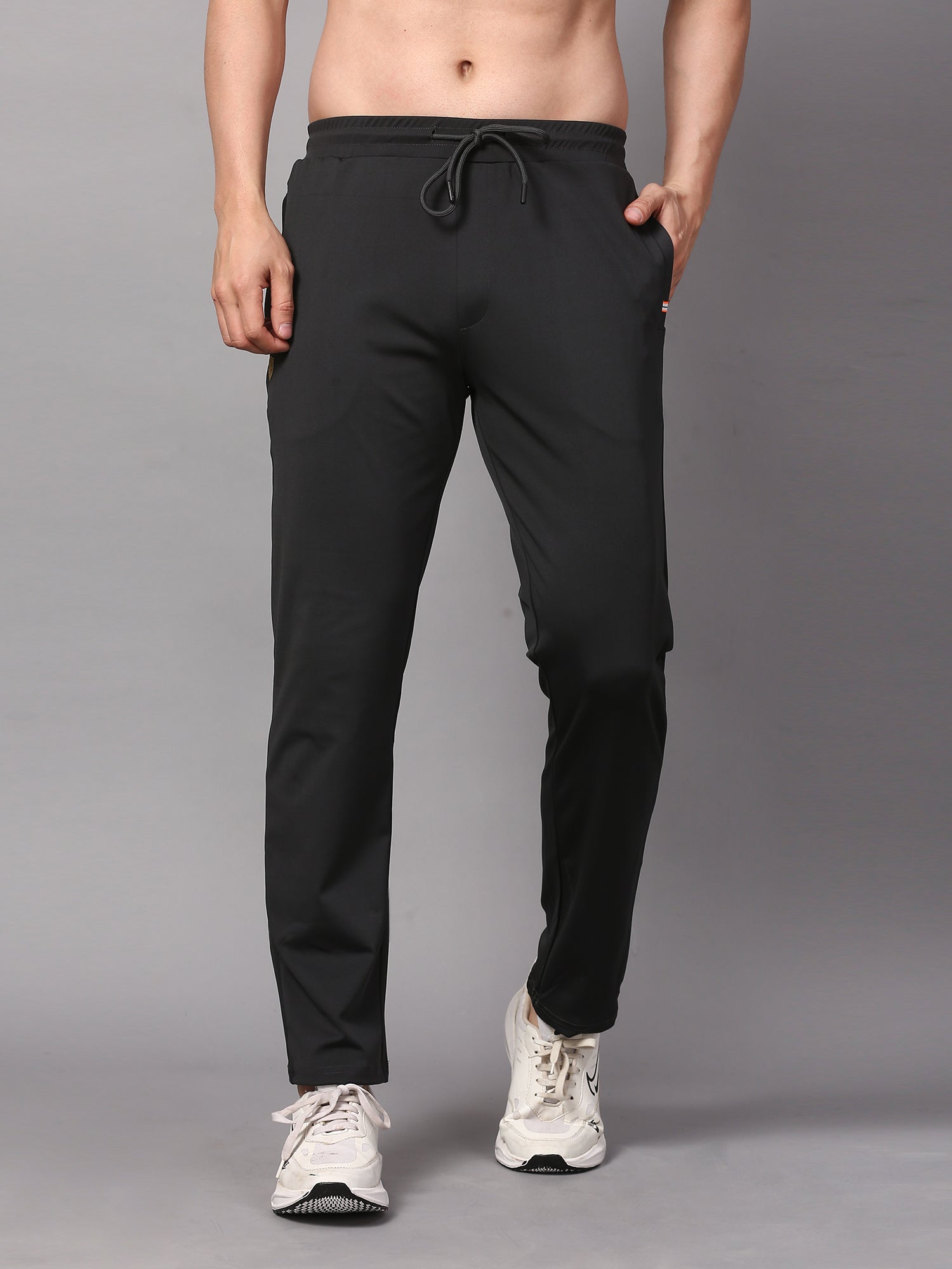 Trackpants with a drawstring and pockets