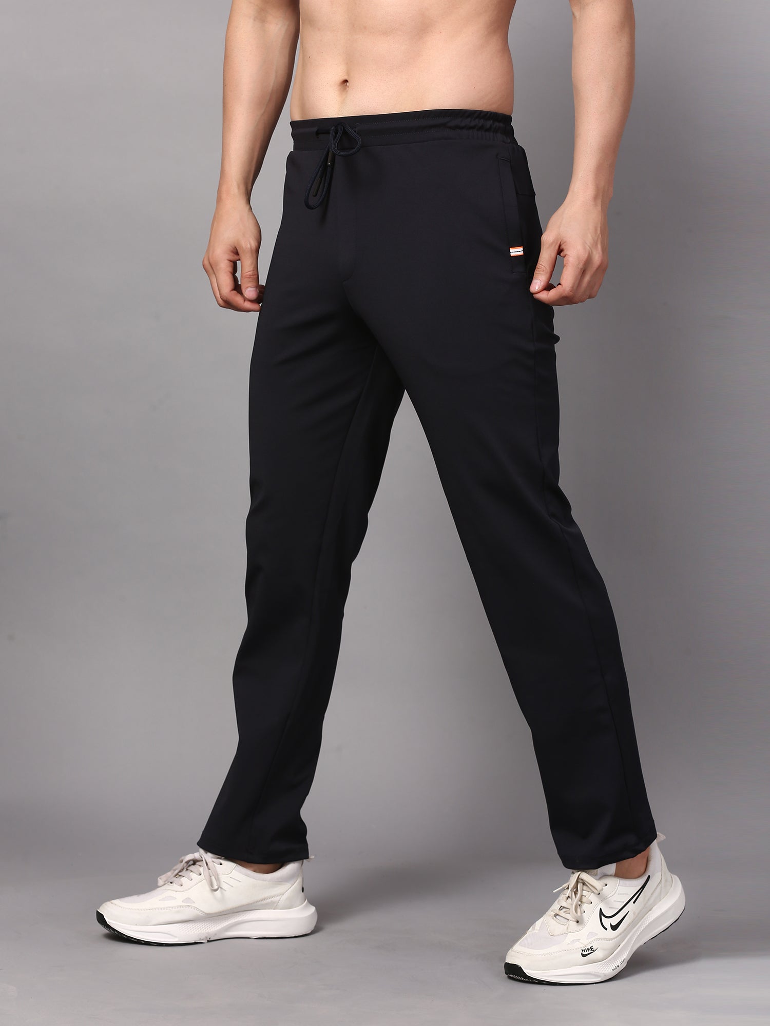 Trackpants with a drawstring and pockets