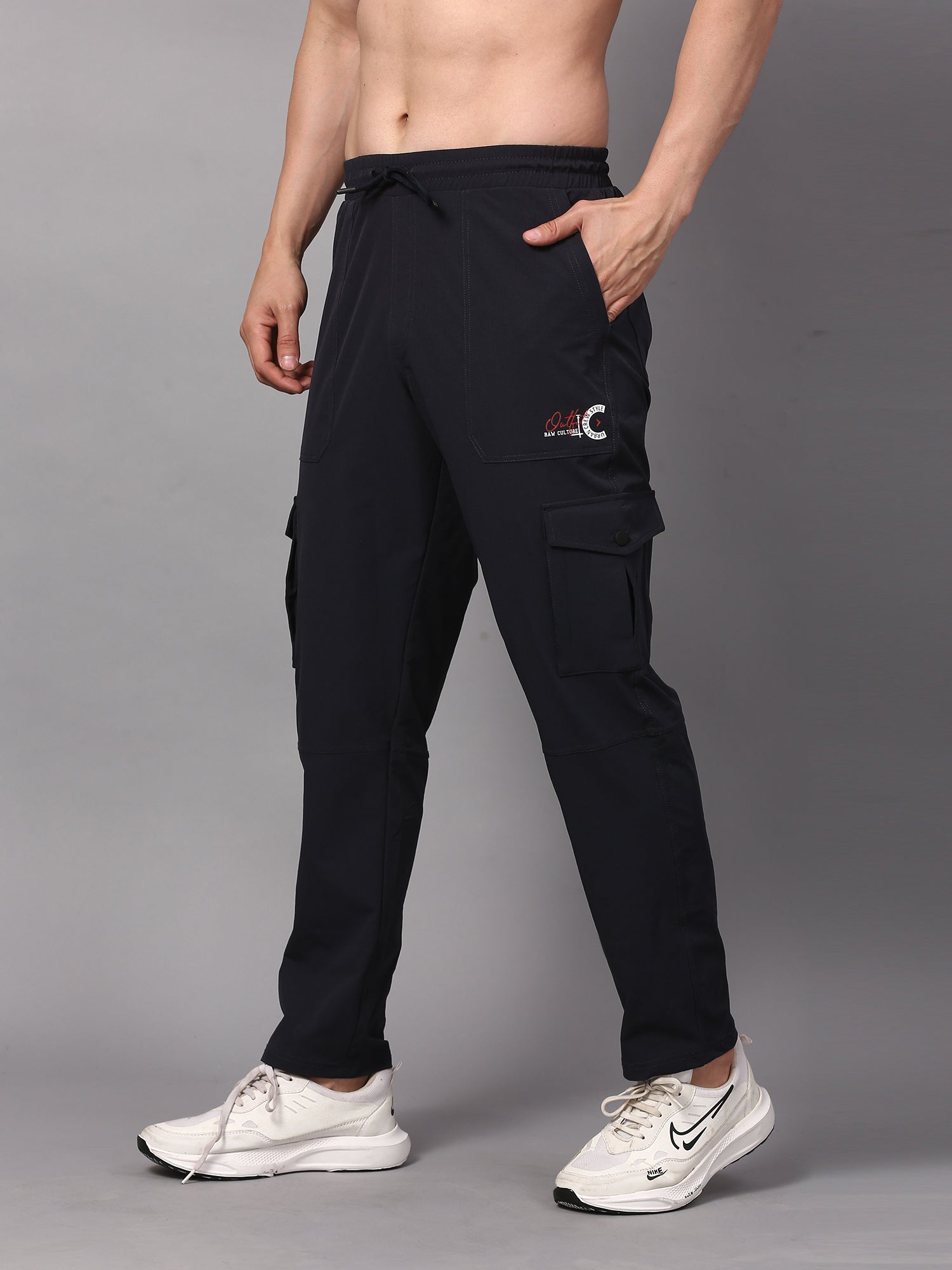 cargo pants with pockets