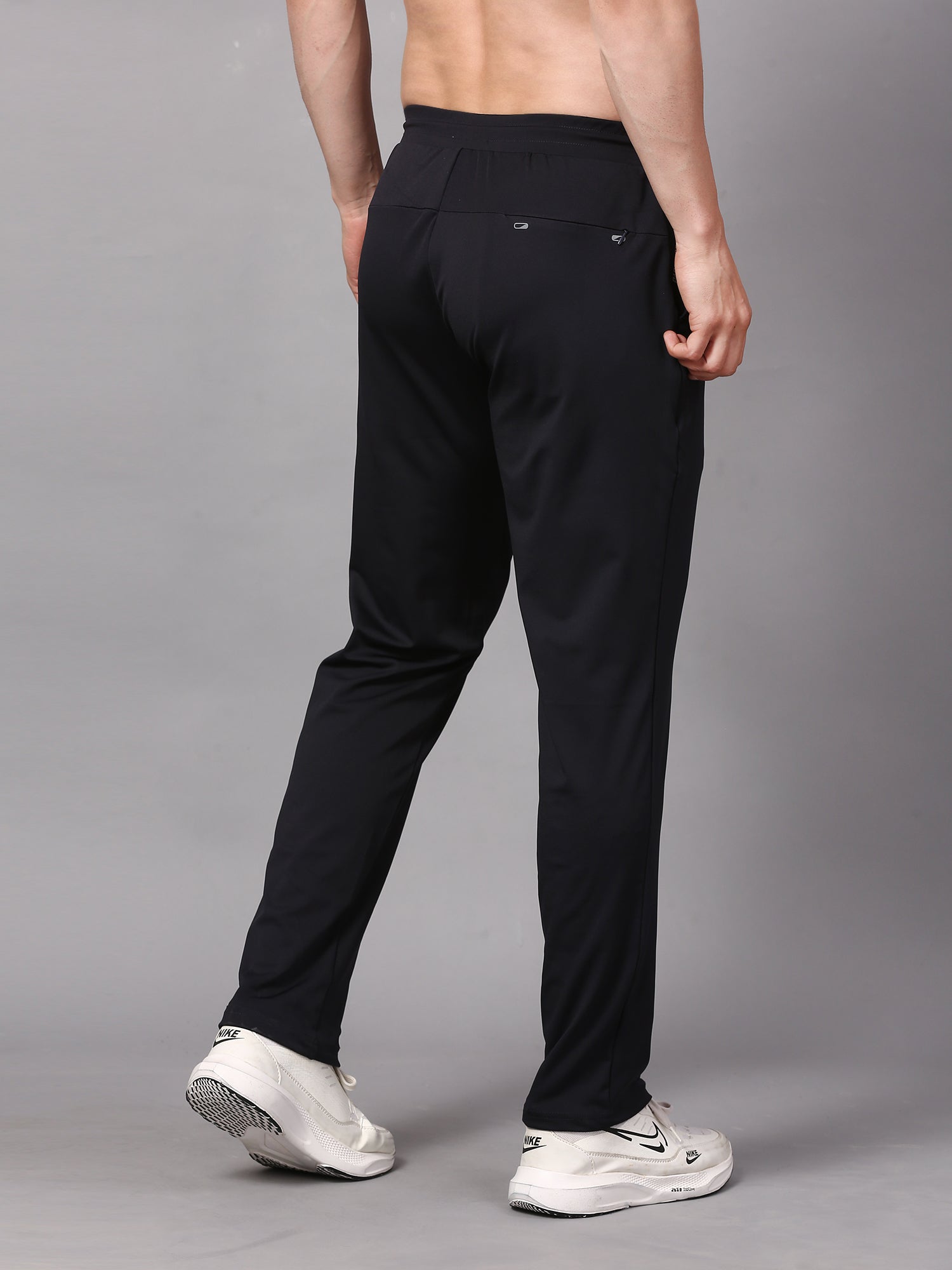 Trackpants with drawstring and pockets