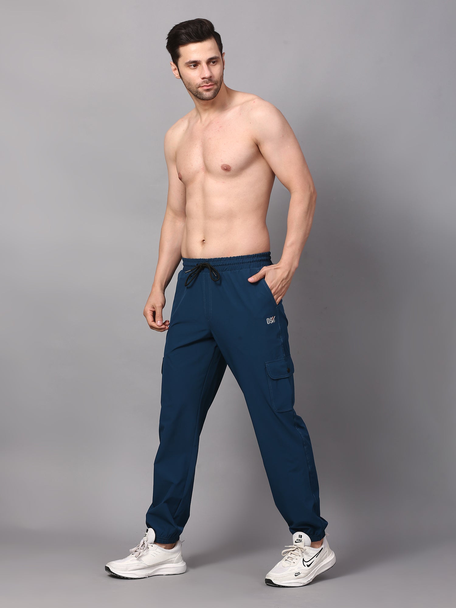 Cargo pants with pockets