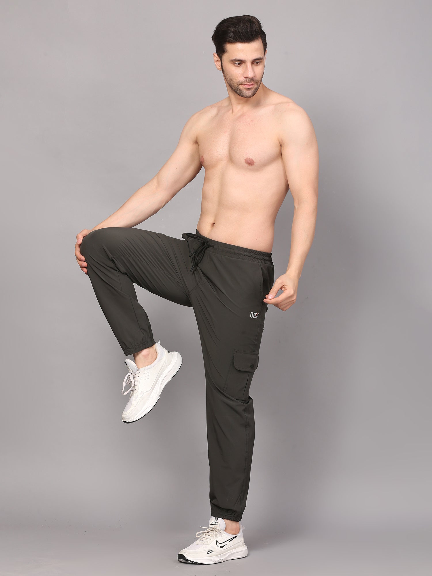 Cargo pants with pockets