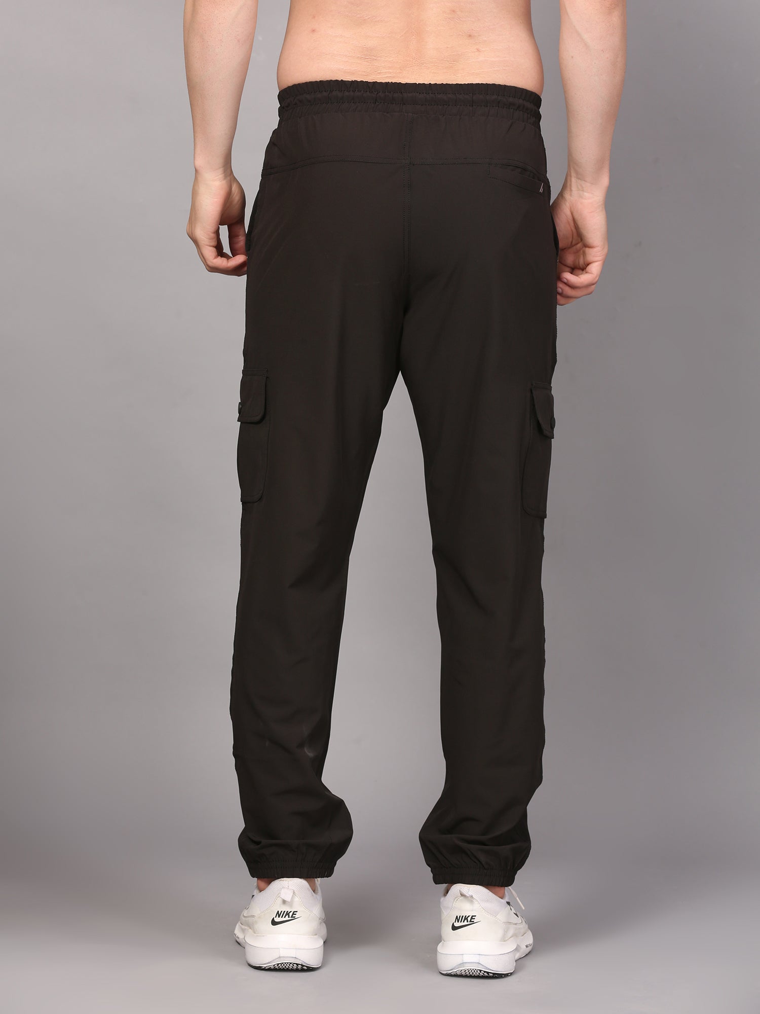 Cargo pants with pockets