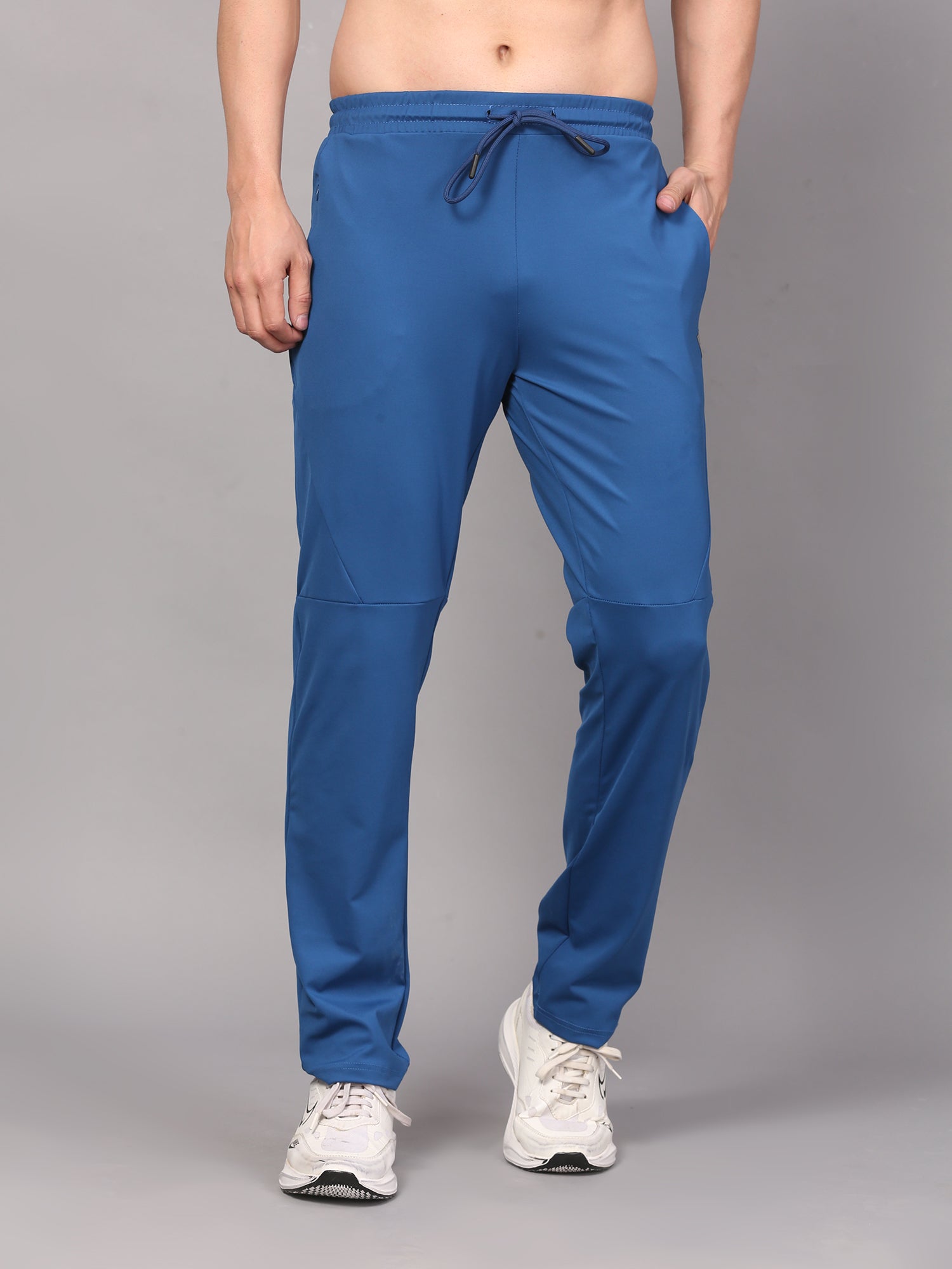 Trackpants with a drawstring and pockets