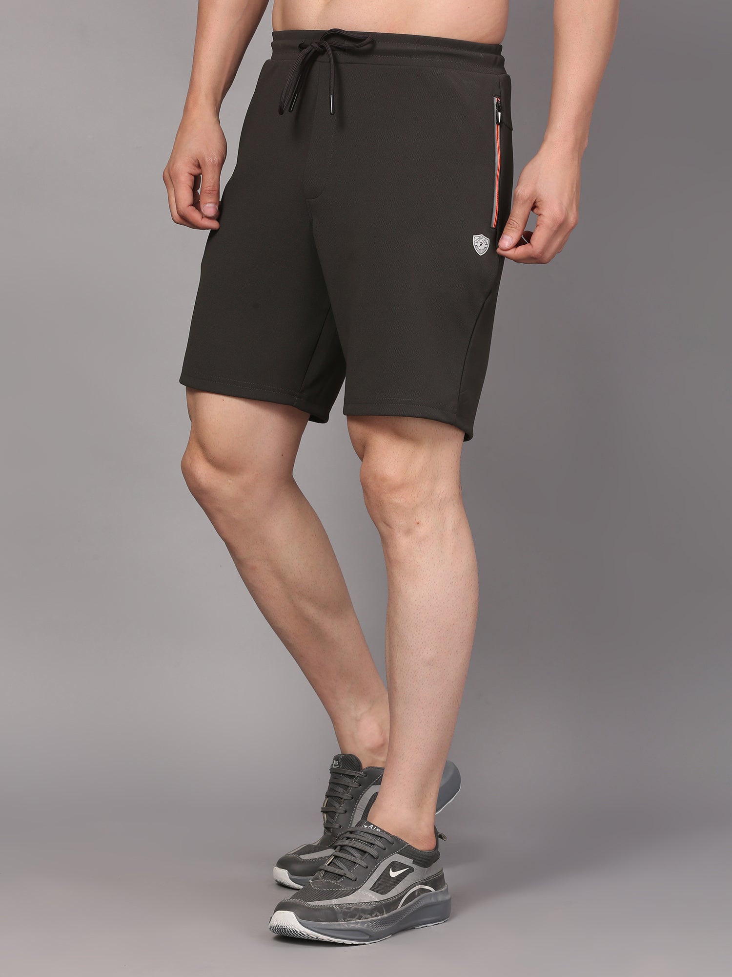 Men's shorts with a drawstring and pockets