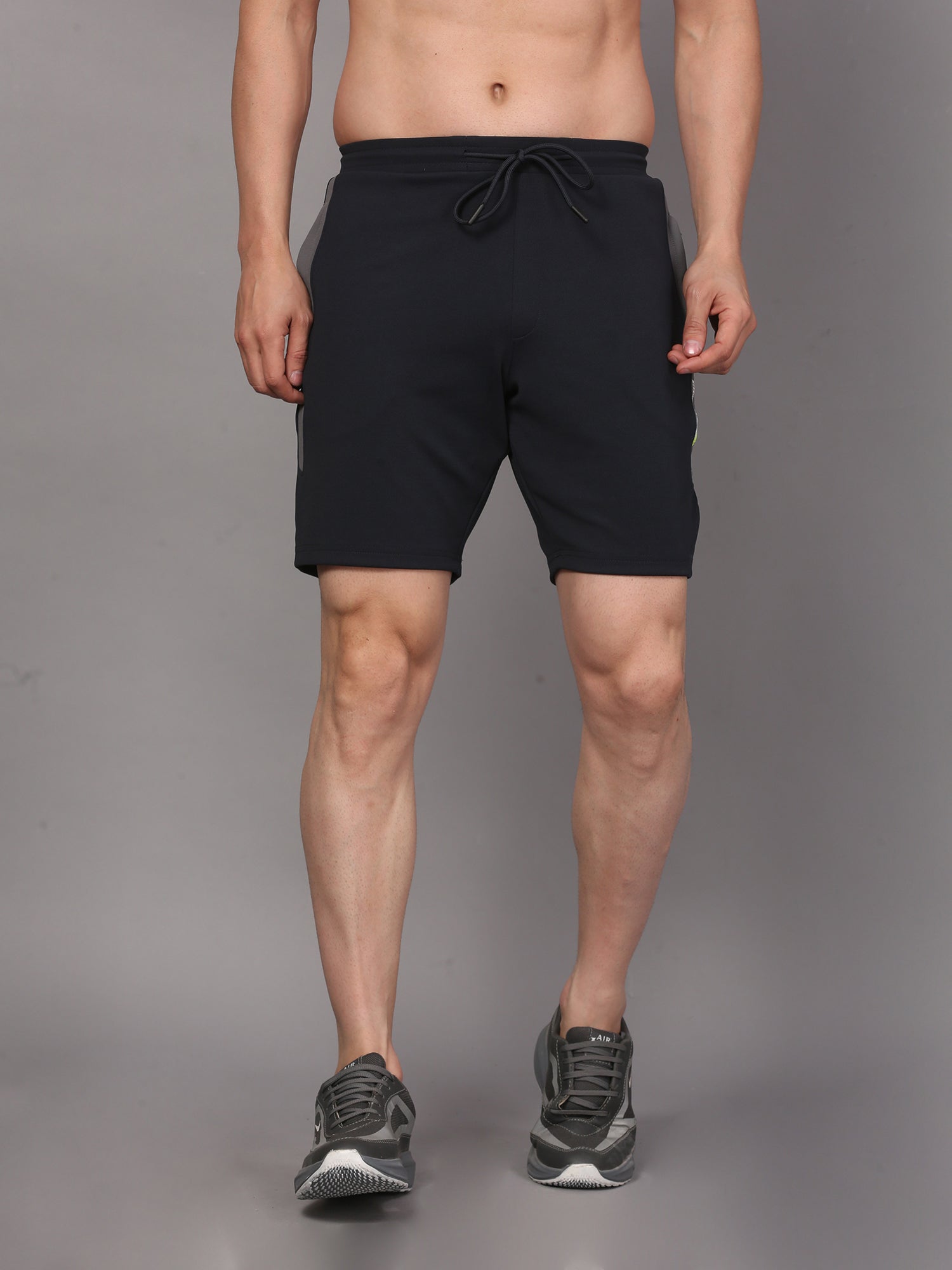 men's shorts with a drawstring and pockets