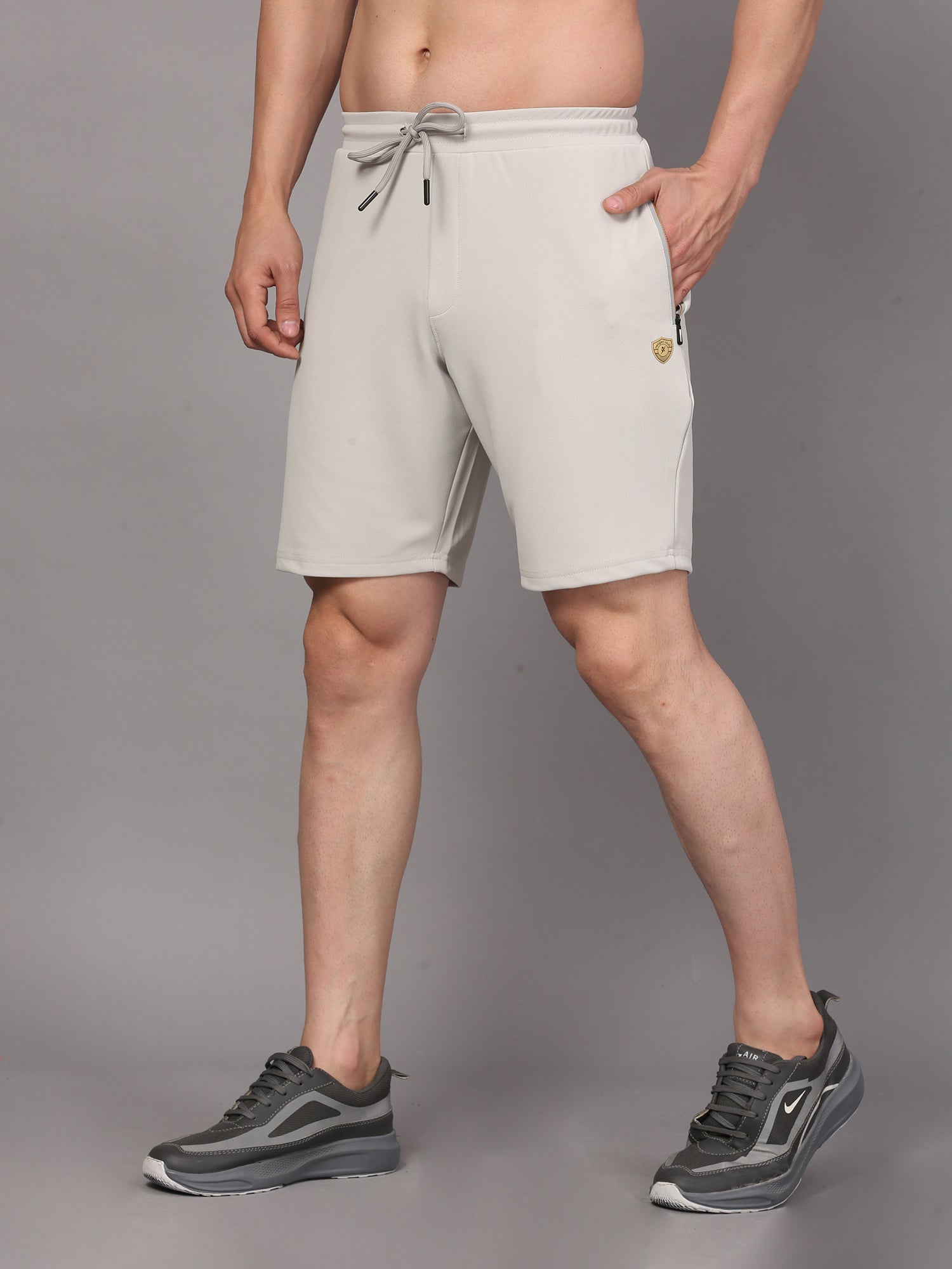 Men's light grey Shorts with drawstring and pockets