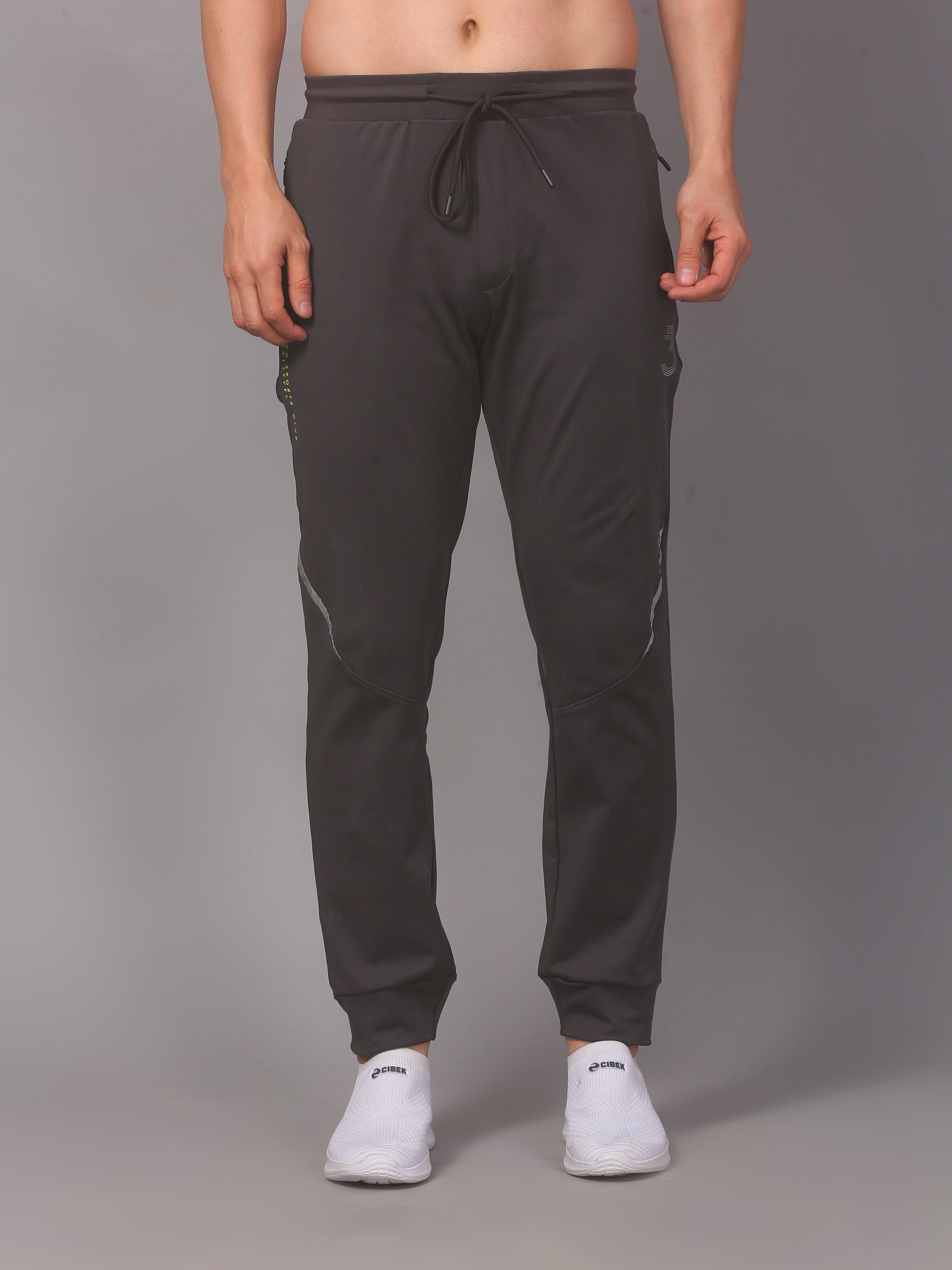 Trackpants with a tapered leg