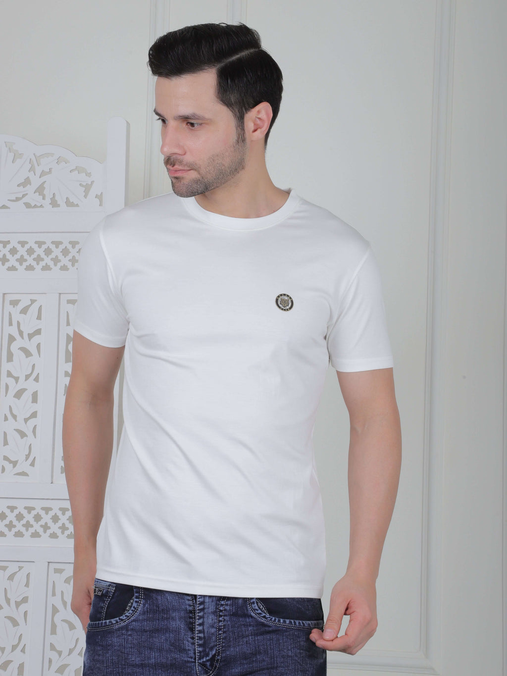Men's casual logo T-shirt in white, perfect for daily wear and stylish comfort with a clean design.