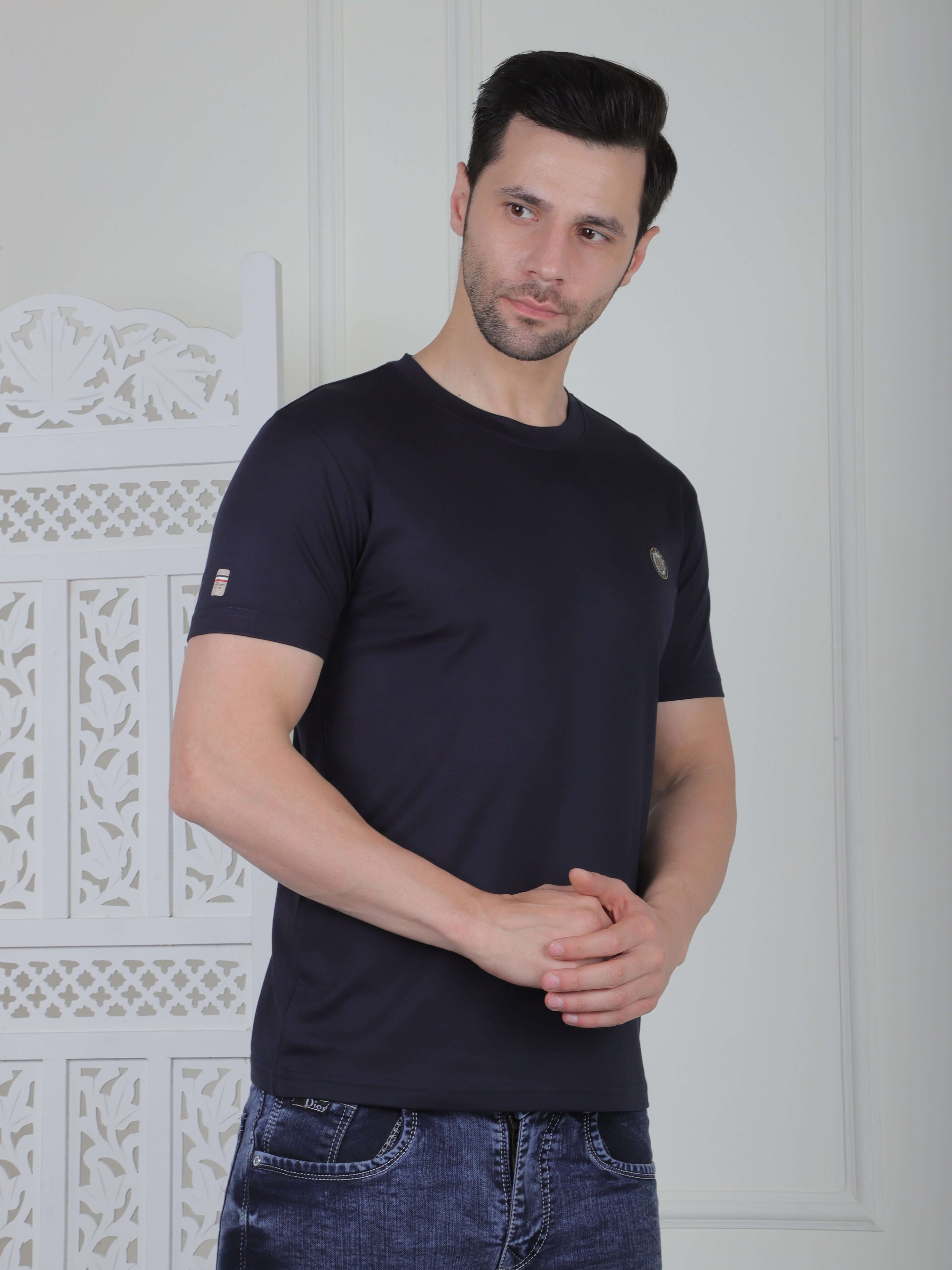 Men's casual logo T-shirt in navy, perfect for daily wear and stylish comfort with a clean design.