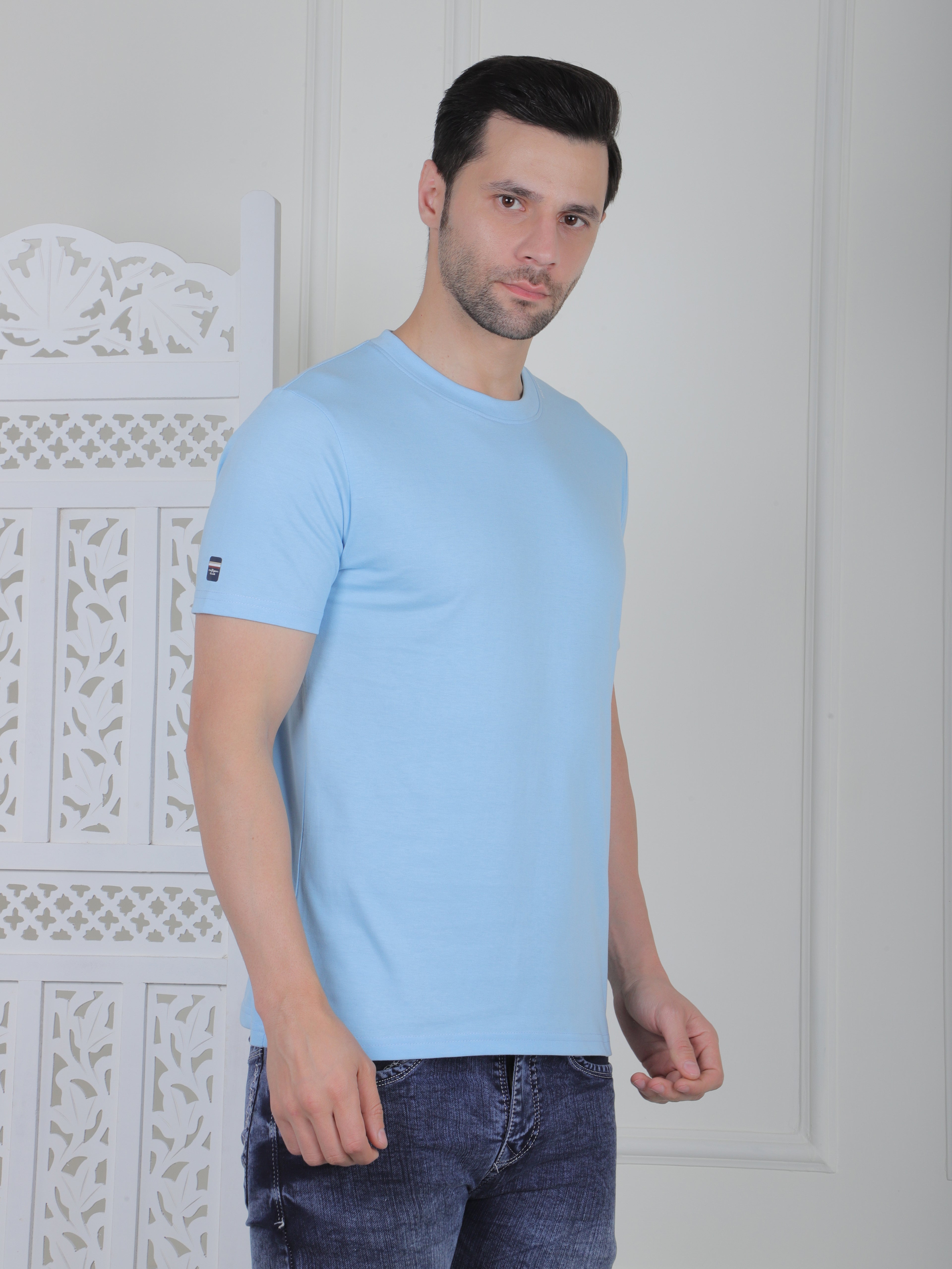 man wearing a sky everyday basic tshirt