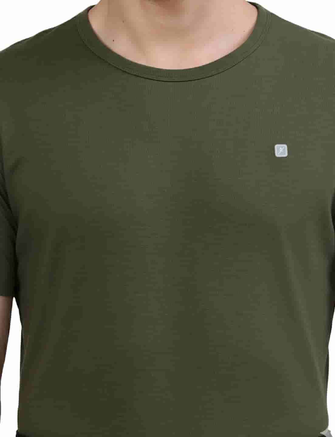Men's Solid Crew Neck Performance T-Shirt